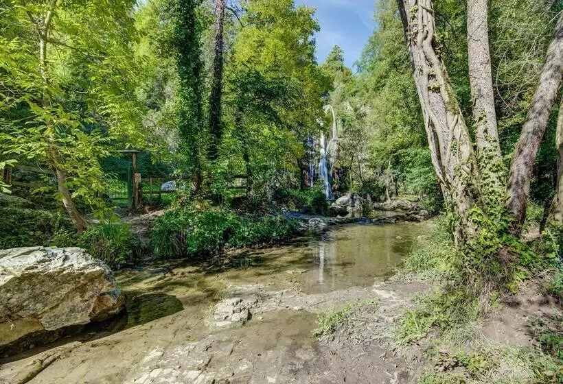Small Cottage With A 17th Century Hydraulic Mill