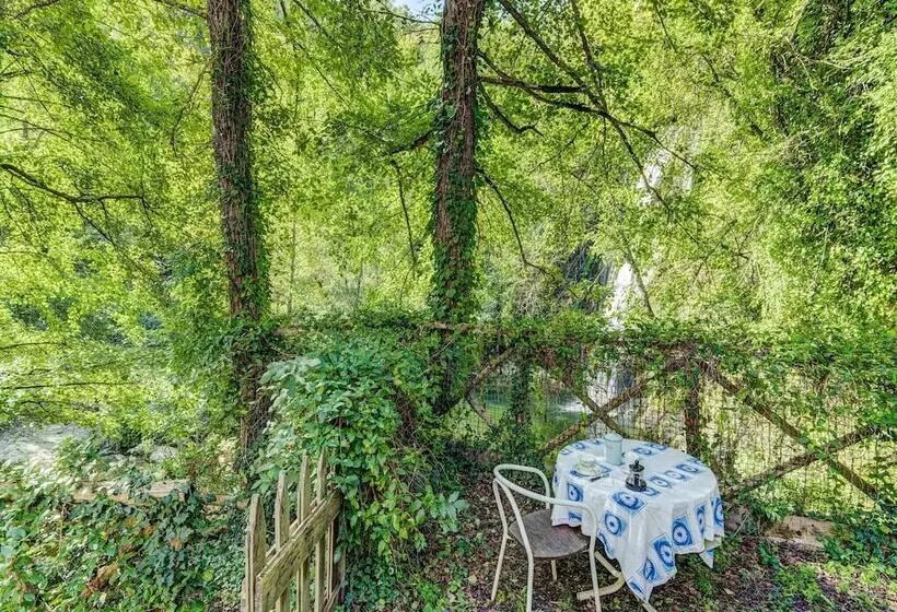 Small Cottage With A 17th Century Hydraulic Mill