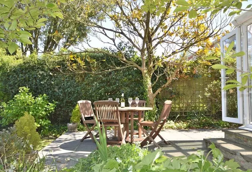 2 Farm Cottages