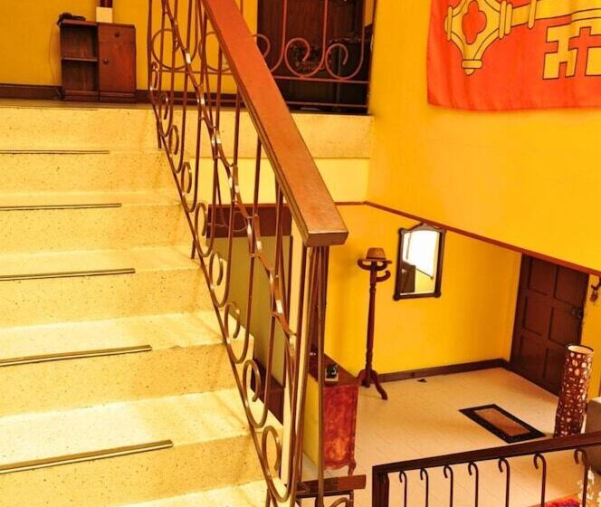 Общежитие Casa Del Farol