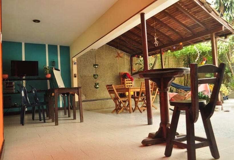 Общежитие Casa Del Farol