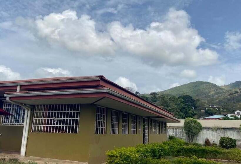 تختخواب و صبحانه Traum House