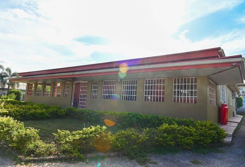 تختخواب و صبحانه Traum House