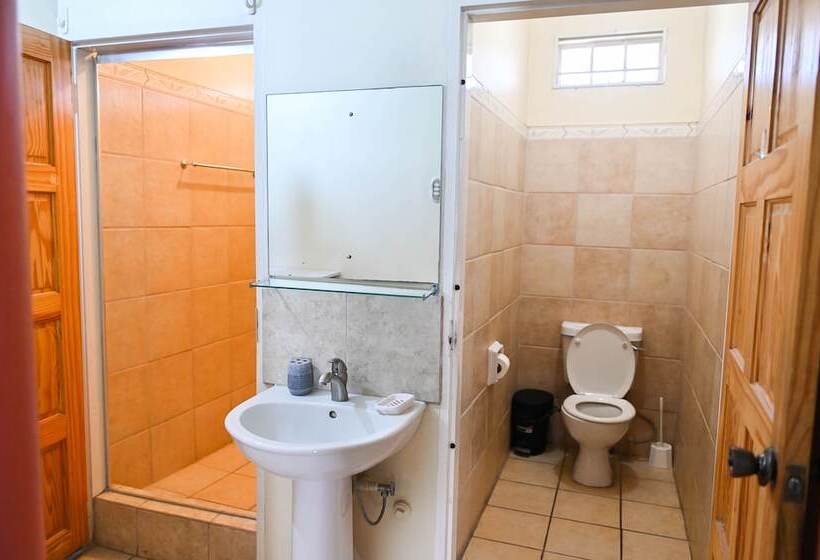 تختخواب و صبحانه Traum House