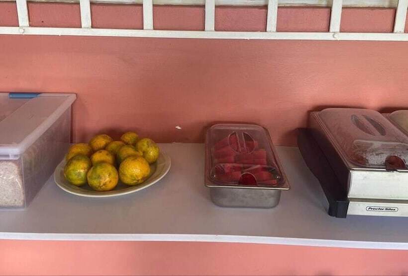 تختخواب و صبحانه Traum House