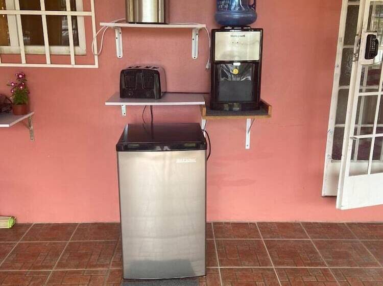 تختخواب و صبحانه Traum House