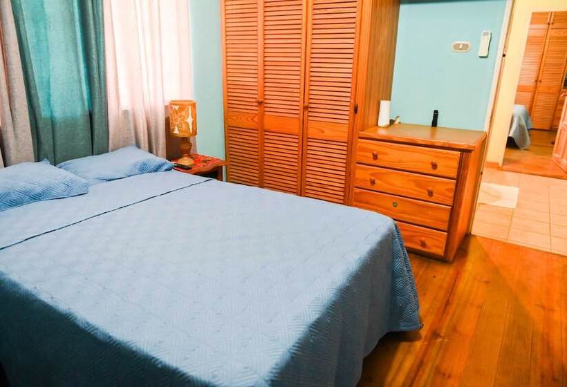 تختخواب و صبحانه Traum House