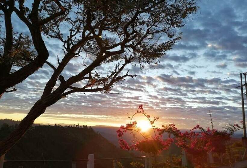 בית מלון כפרי Bordones
