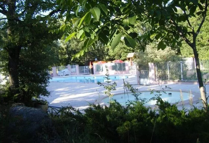 Hotelli Camping Les Bonnets