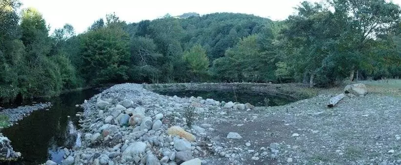 هتل Entre Pampa Y Bosque