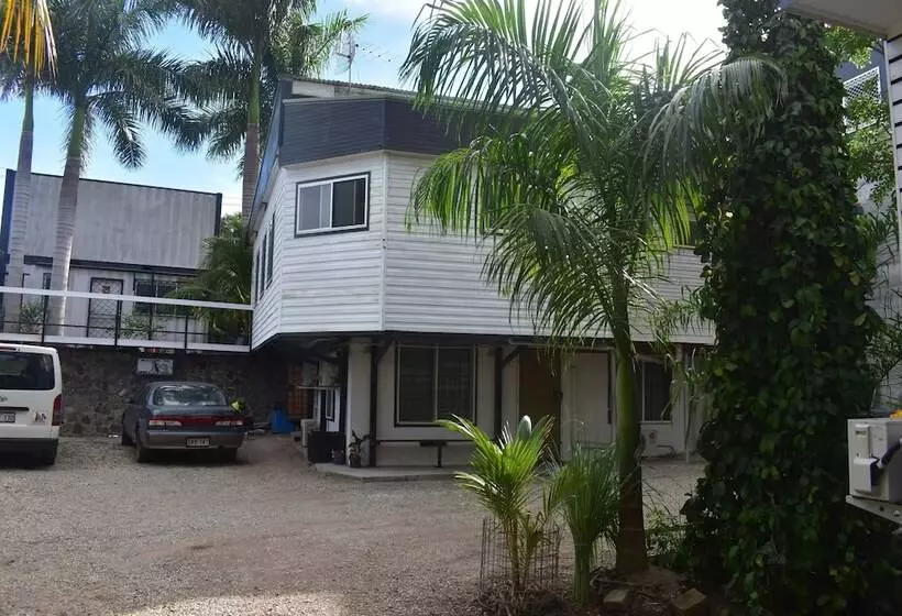 ホテル Hohola Apartments