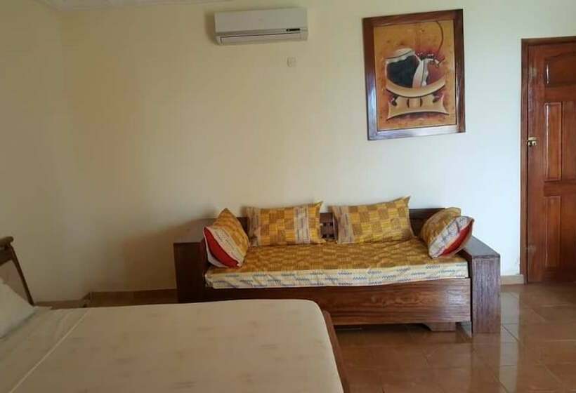 هتل Hôtel La Flotte