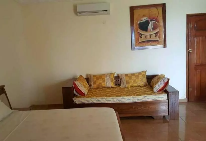 هتل Hôtel La Flotte