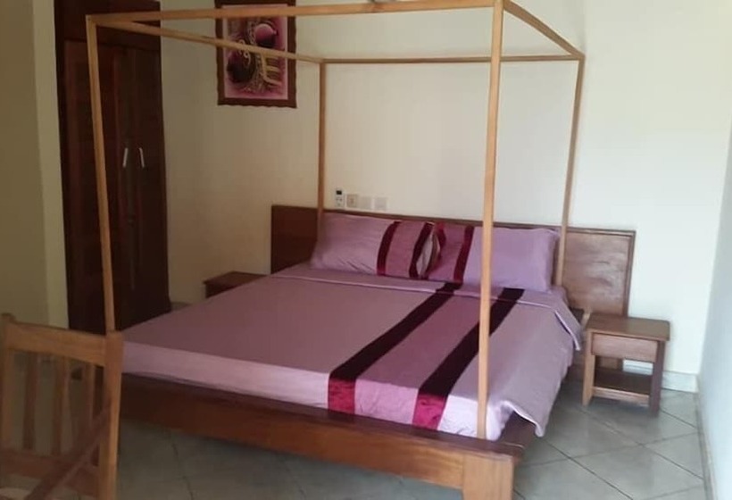 هتل Hôtel La Flotte