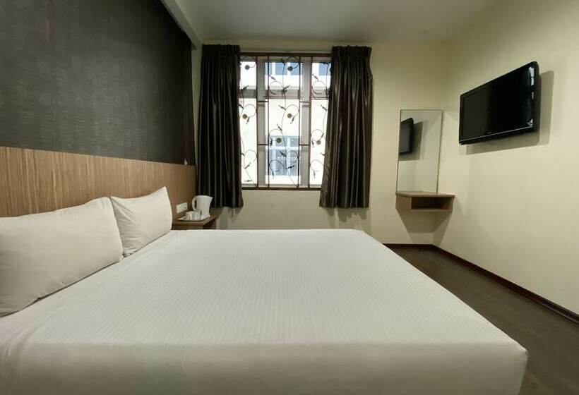 בית מלון כפרי Oyo 89752 7 Days Express