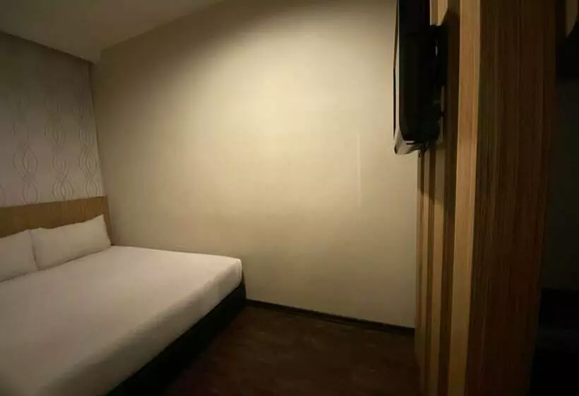 Hotelli Oyo 89752 7 Days Express