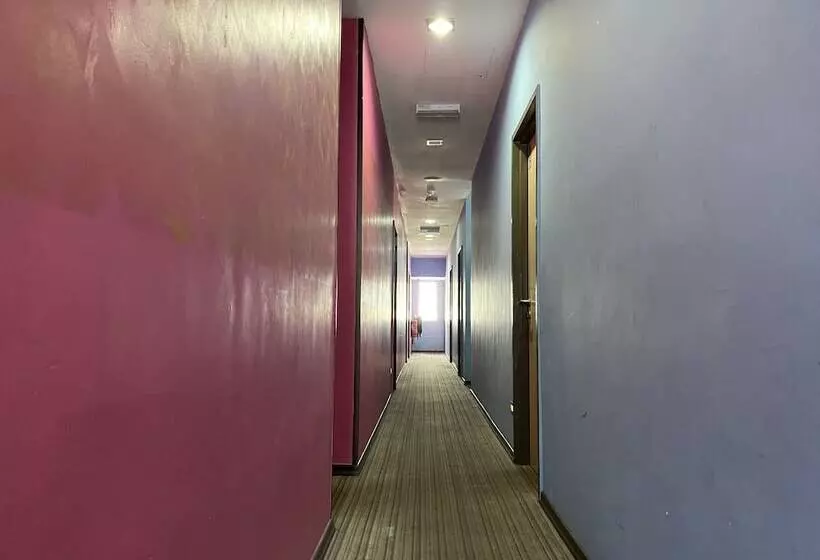 Hotelli Oyo 89752 7 Days Express