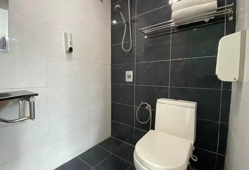 Hotelli Oyo 89752 7 Days Express