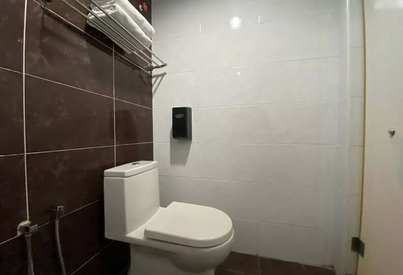 Hotelli Oyo 89752 7 Days Express