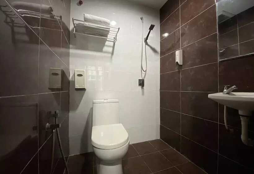 Hotelli Oyo 89752 7 Days Express