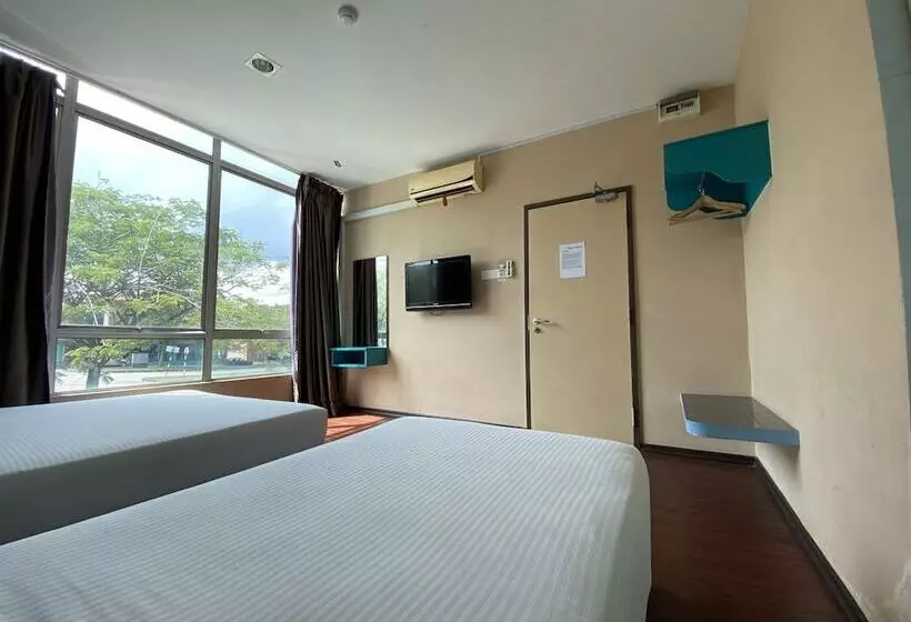 Hotelli Oyo 89752 7 Days Express