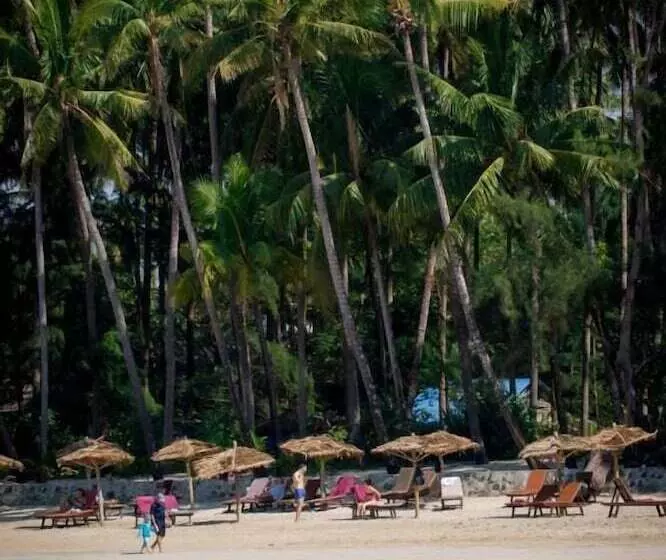 هتل Sky Lodge Ngapali