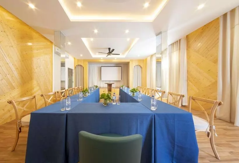 هتل Turi Staypoint