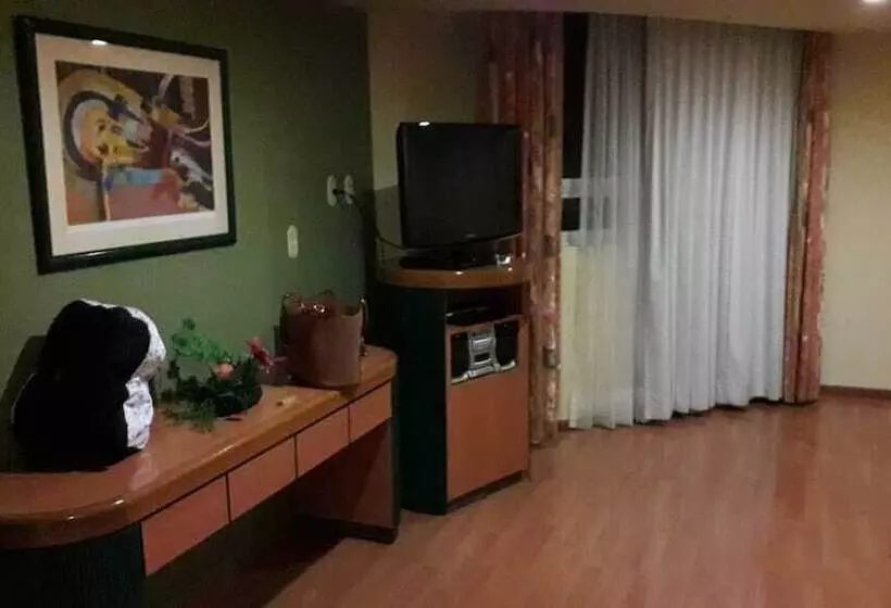 Hotelli Villas Los Sauces Metepec