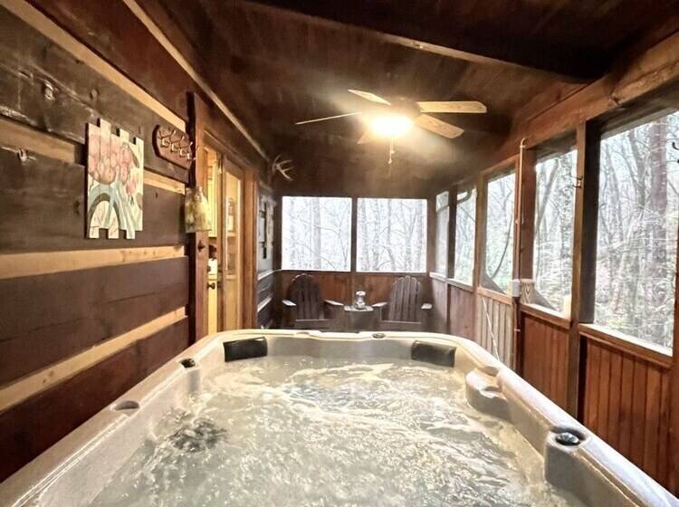 Leave The Stress Behind! Private Hot Tub, Pet And Motorcycle Friendly, Let Peace And Nature Surroun