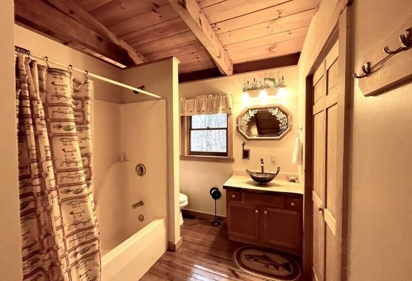 Leave The Stress Behind! Private Hot Tub, Pet And Motorcycle Friendly, Let Peace And Nature Surroun