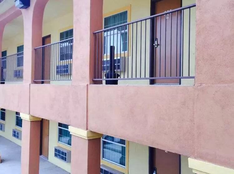 Motelli Texan Inn And Suites Tilden