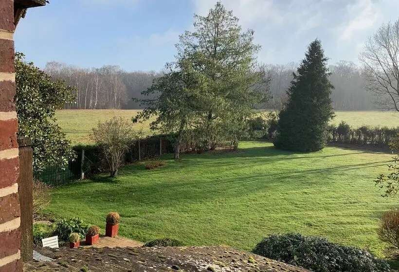 ペンション Le Pommier Doux, Maison D Hôte Du Domaine Du Château D Argeronne