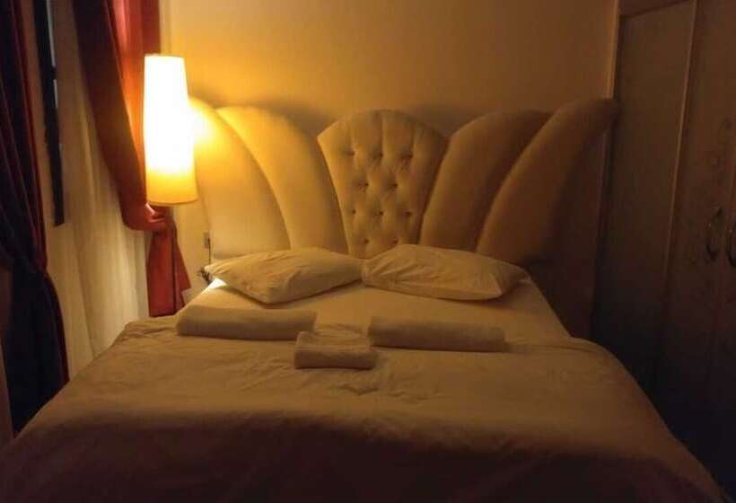 پانسیون Konak Suit Apart