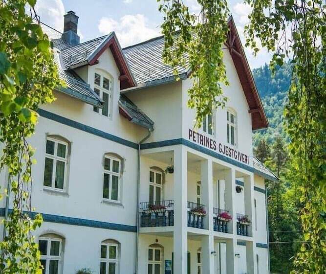 Pension Petrines Guesthouse