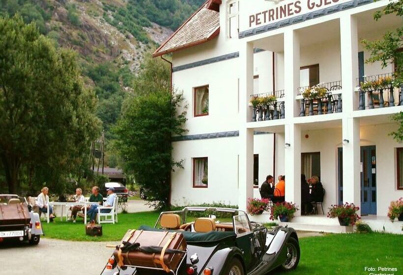 Pension Petrines Guesthouse