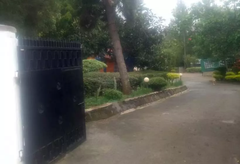 پانسیون Reed Hotel Annex