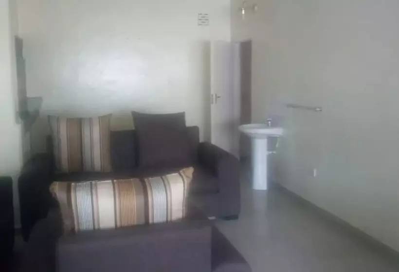 پانسیون Reed Hotel Annex