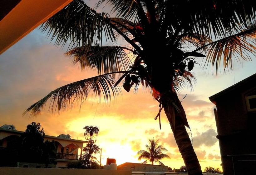 پانسیون St Exupéry Chambre D Hôtes