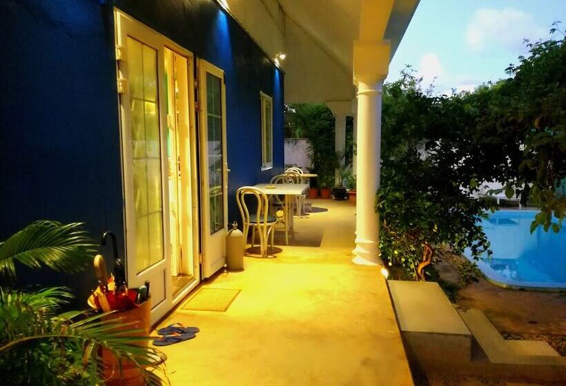 پانسیون St Exupéry Chambre D Hôtes