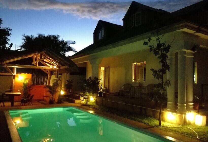 پانسیون St Exupéry Chambre D Hôtes