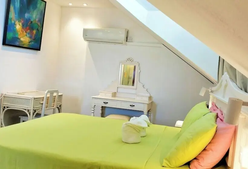 پانسیون St Exupéry Chambre D Hôtes