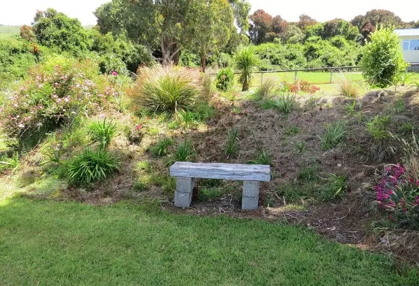 Majatalo Waikawa House