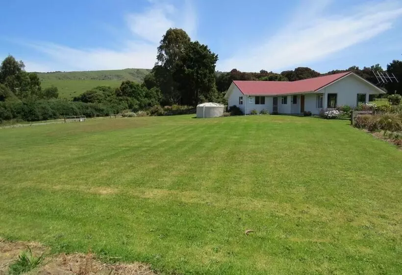 Majatalo Waikawa House