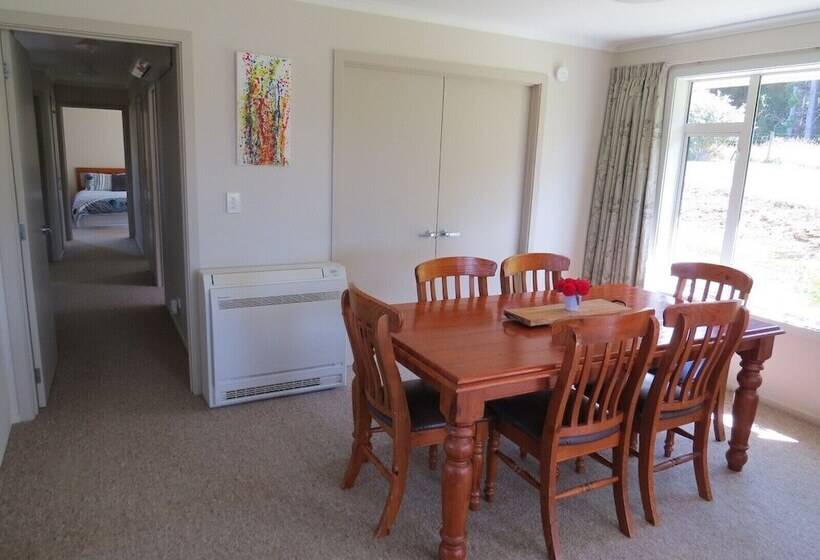 פנסיון Waikawa House