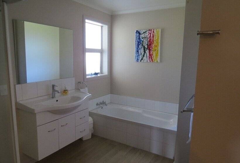 פנסיון Waikawa House