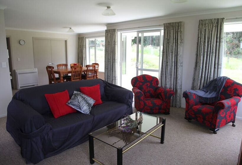 פנסיון Waikawa House