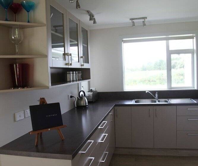 פנסיון Waikawa House