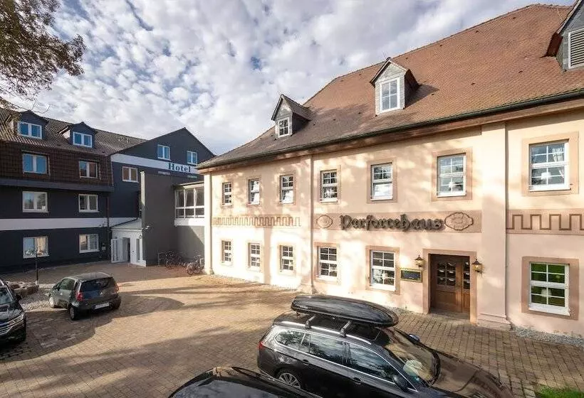Sl Otel Im Parforcehaus