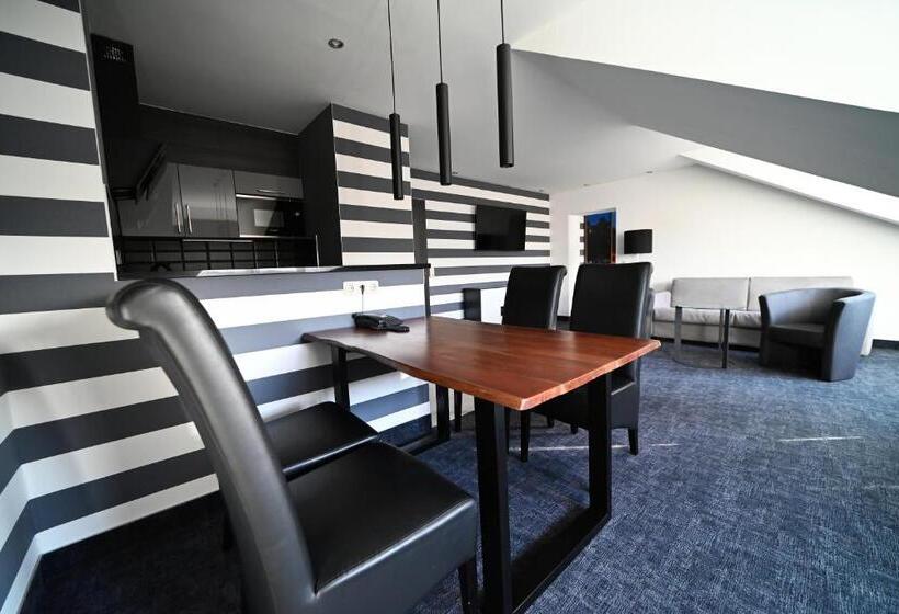 Sl Otel Im Parforcehaus