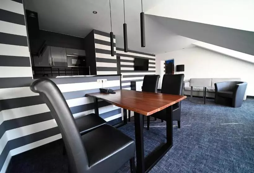 Sl Otel Im Parforcehaus